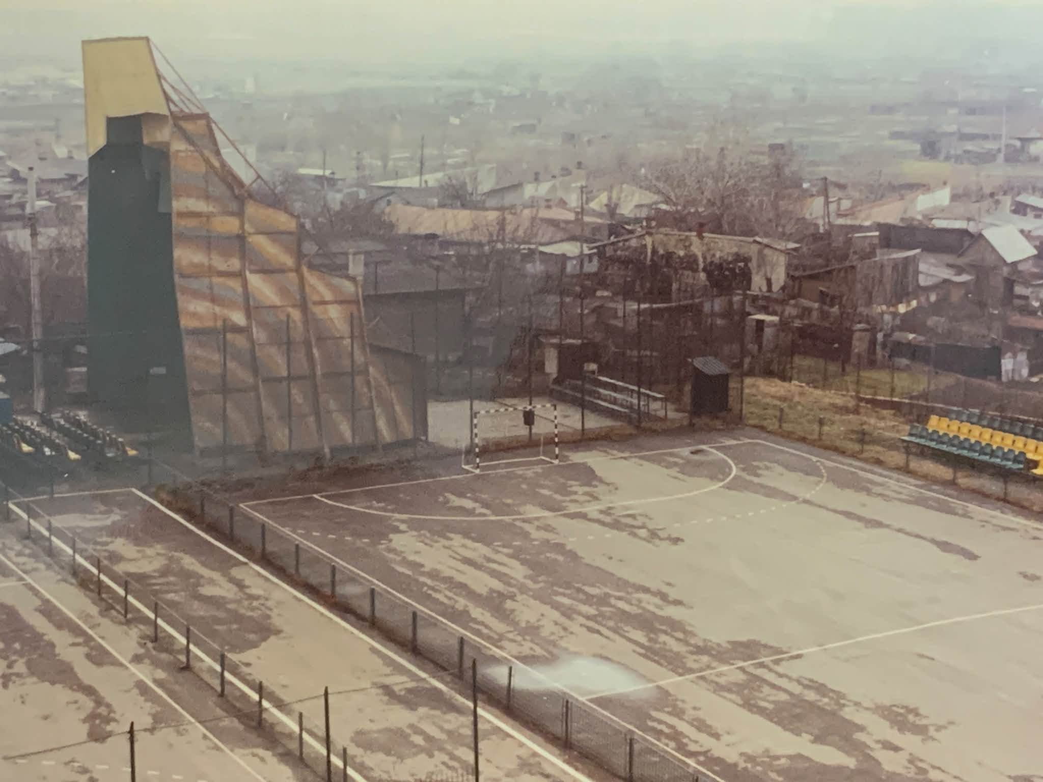 Гора в Бухаресте: святилище альпинистов города. История скалодрома на Трапезе